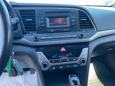 Hyundai Elantra 2017 года, 97 748 км - вид 10