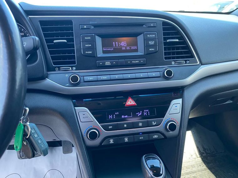 Hyundai Elantra 2017 года, 97 748 км - вид 10