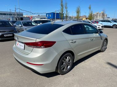 Hyundai Elantra 2017 года, 97 748 км - вид 4