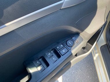 Hyundai Elantra 2017 года, 97 748 км - вид 12