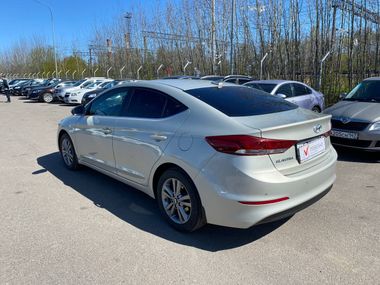 Hyundai Elantra 2017 года, 97 748 км - вид 6