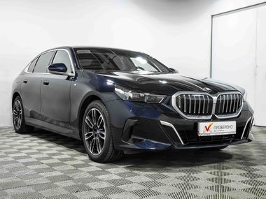 BMW 5 серия 2024 года, 7 439 км - вид 6