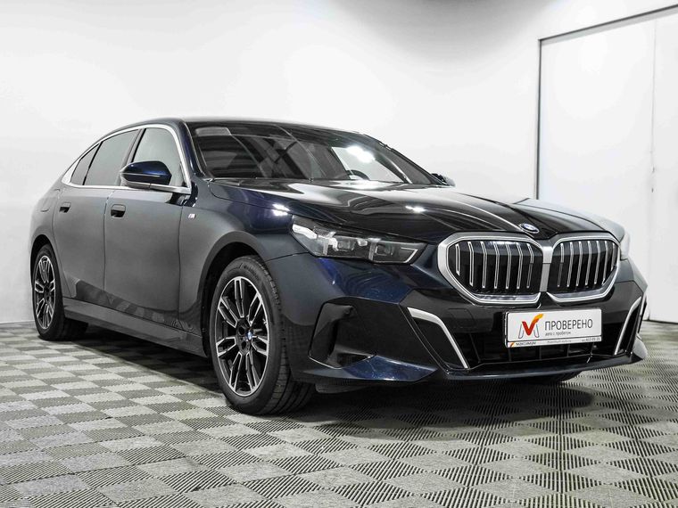 BMW 5 серия 2024 года, 7 439 км - вид 6