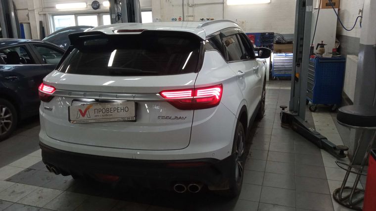 Geely Coolray 2021 года, 41 680 км - вид 3
