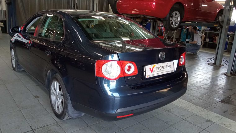 Volkswagen Jetta 2009 года, 214 400 км - вид 4