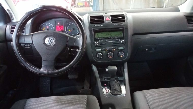Volkswagen Jetta 2009 года, 214 400 км - вид 5