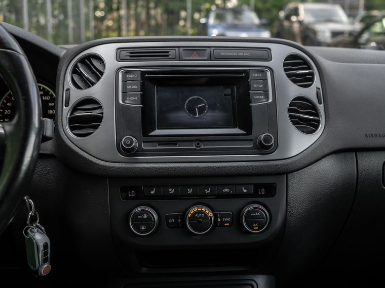 Volkswagen Tiguan 2016 года, 209 038 км - вид 8