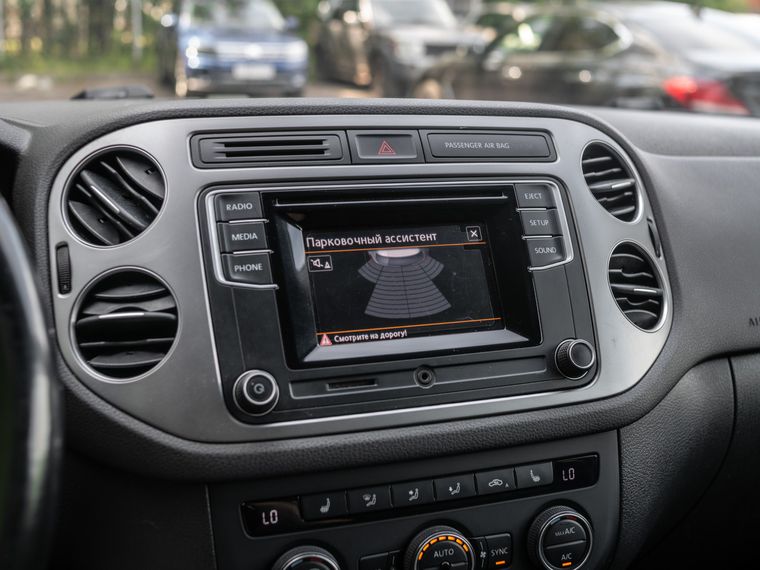 Volkswagen Tiguan 2016 года, 209 038 км - вид 9