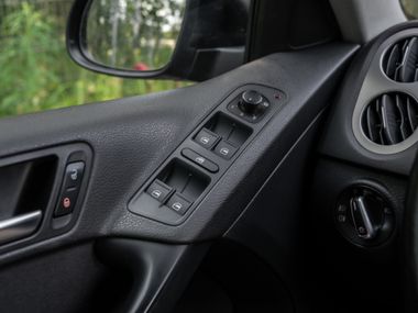 Volkswagen Tiguan 2016 года, 209 038 км - вид 12