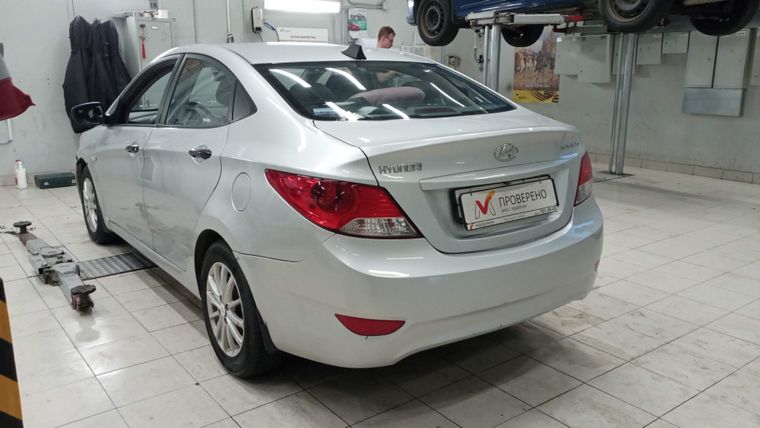 Hyundai Solaris 2013 года, 184 530 км - вид 3