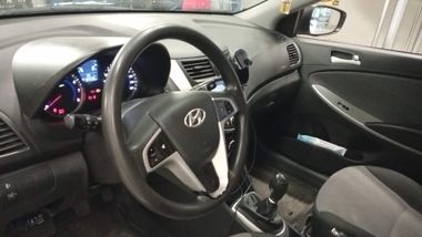 Hyundai Solaris 2013 года, 184 530 км - вид 4