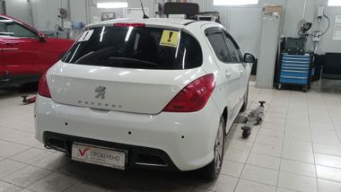 Peugeot 308 2010 года, 182 412 км - вид 3