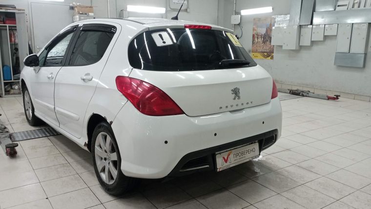 Peugeot 308 2010 года, 182 412 км - вид 4