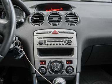 Peugeot 308 2010 года, 182 412 км - вид 9