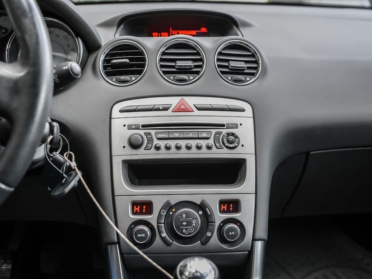 Peugeot 308 2010 года, 182 412 км - вид 9