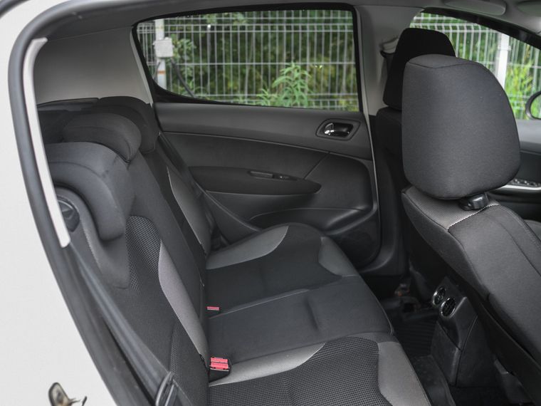 Peugeot 308 2010 года, 182 412 км - вид 12