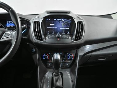 Ford Kuga 2016 года, 86 456 км - вид 10