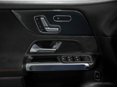 Mercedes-Benz GLB-класс 2020 года, 107 515 км - вид 14