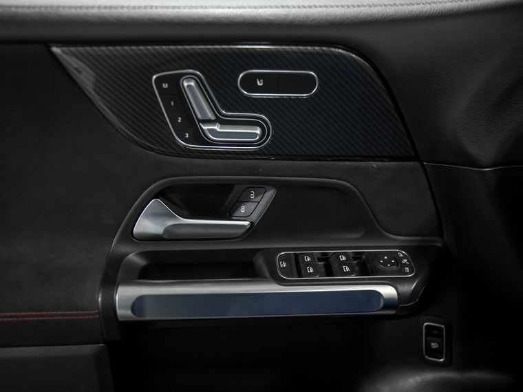 Mercedes-Benz GLB-класс 2020 года, 107 515 км - вид 14