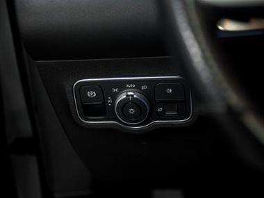 Mercedes-Benz GLB-класс 2020 года, 107 515 км - вид 15