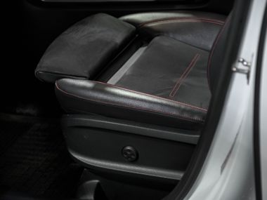 Mercedes-Benz GLB-класс 2020 года, 107 515 км - вид 16