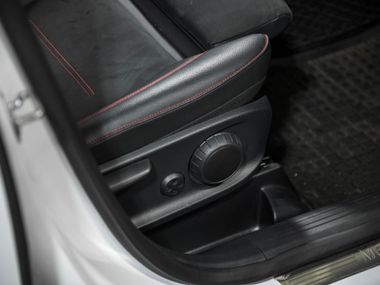 Mercedes-Benz GLB-класс 2020 года, 107 515 км - вид 20