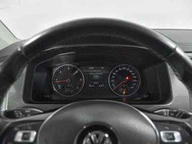 Volkswagen Multivan 2018 года, 95 310 км - вид 9