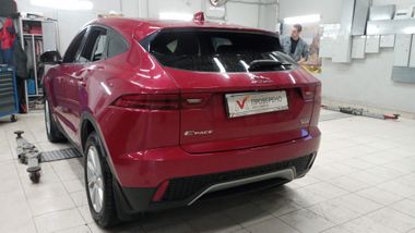 Jaguar E-Pace 2018 года, 151 522 км - вид 4