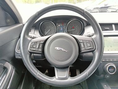 Jaguar E-Pace 2018 года, 151 522 км - вид 9