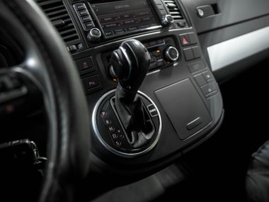 Volkswagen Multivan 2010 года, 150 718 км - вид 11