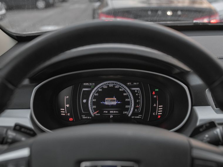 Geely Atlas 2018 года, 70 000 км - вид 5