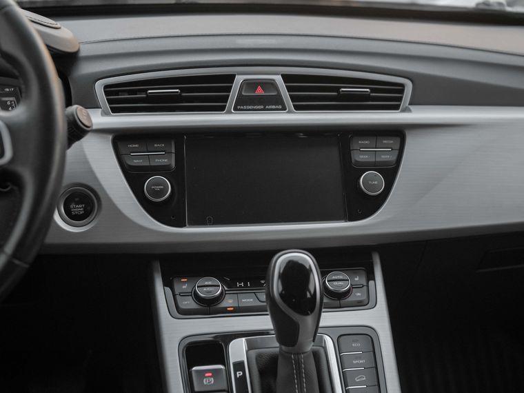 Geely Atlas 2018 года, 70 000 км - вид 9