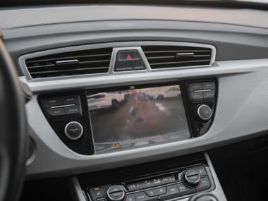 Geely Atlas 2018 года, 70 000 км - вид 10