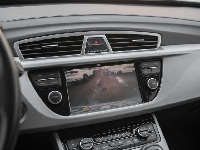 Geely Atlas 2018 года, 70 000 км - вид 10