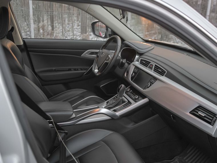 Geely Atlas 2018 года, 70 000 км - вид 15