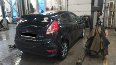 Ford Fiesta 2018 года, 233 557 км - вид 3