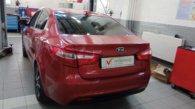 Kia Rio 2012 года, 200 000 км - вид 4