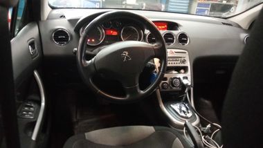 Peugeot 308 2011 года, 159 087 км - вид 5