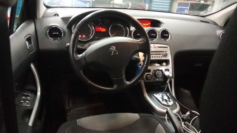 Peugeot 308 2011 года, 159 087 км - вид 5