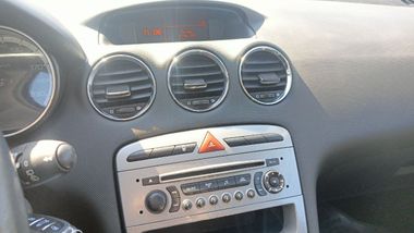 Peugeot 308 2011 года, 159 087 км - вид 10