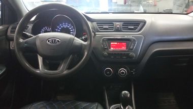 Kia Rio 2012 года, 255 317 км - вид 5