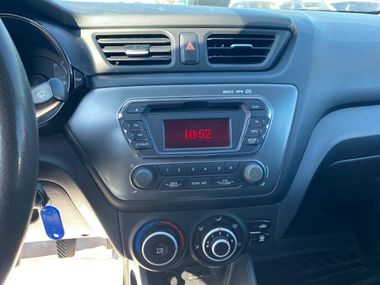 Kia Rio 2012 года, 255 317 км - вид 10