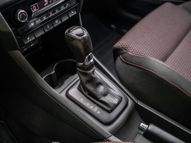 Skoda Rapid 2015 года, 172 114 км - вид 8