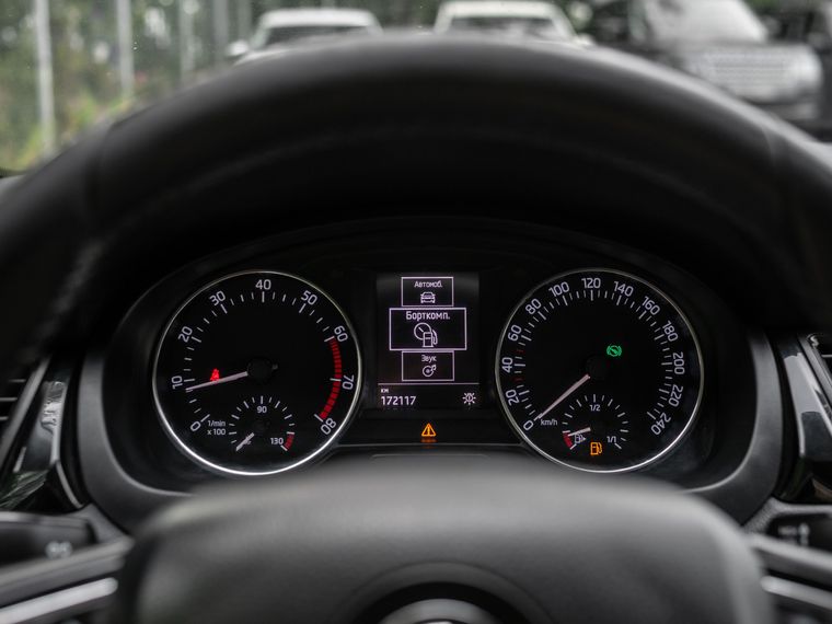 Skoda Rapid 2015 года, 172 114 км - вид 5