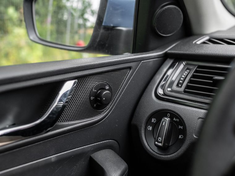 Skoda Rapid 2015 года, 172 114 км - вид 10
