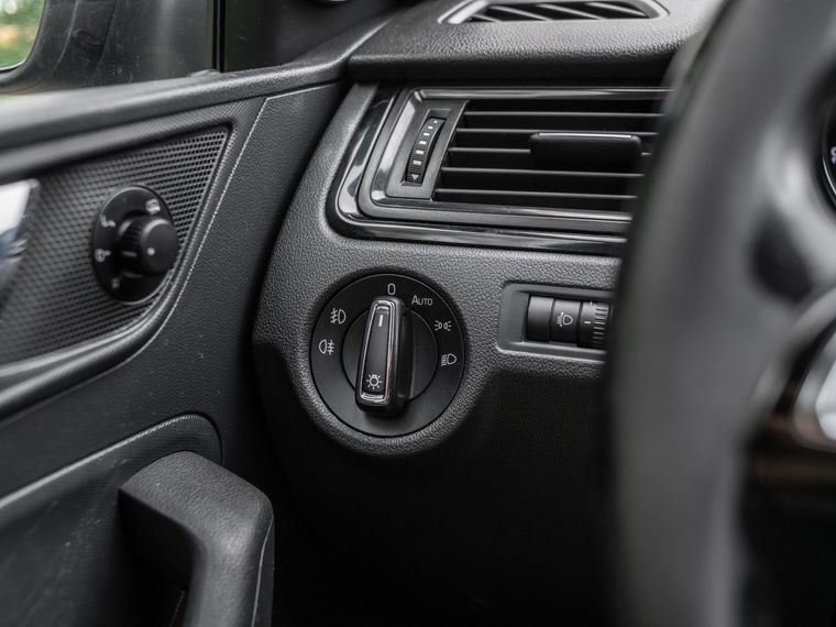 Skoda Rapid 2015 года, 172 114 км - вид 11