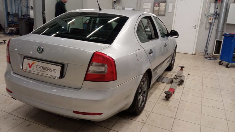 Skoda Octavia 2011 года, 219 000 км - вид 3