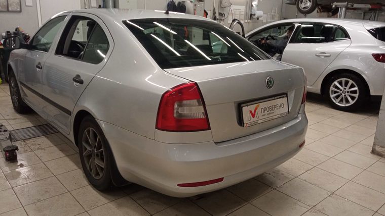 Skoda Octavia 2011 года, 219 000 км - вид 4