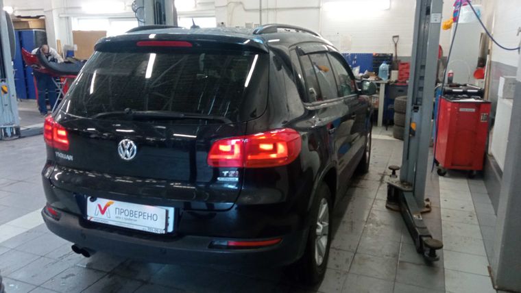Volkswagen Tiguan 2013 года, 139 898 км - вид 3