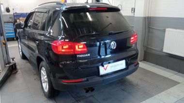 Volkswagen Tiguan 2013 года, 139 898 км - вид 4